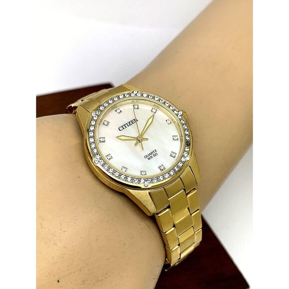 Citizen Women's Watch ER0222-56D Mother of Pearl White Dial Gold Quartz 30mm - Picture 5 of 13